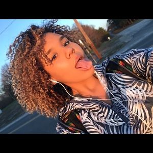 Meet your Posher, Randi